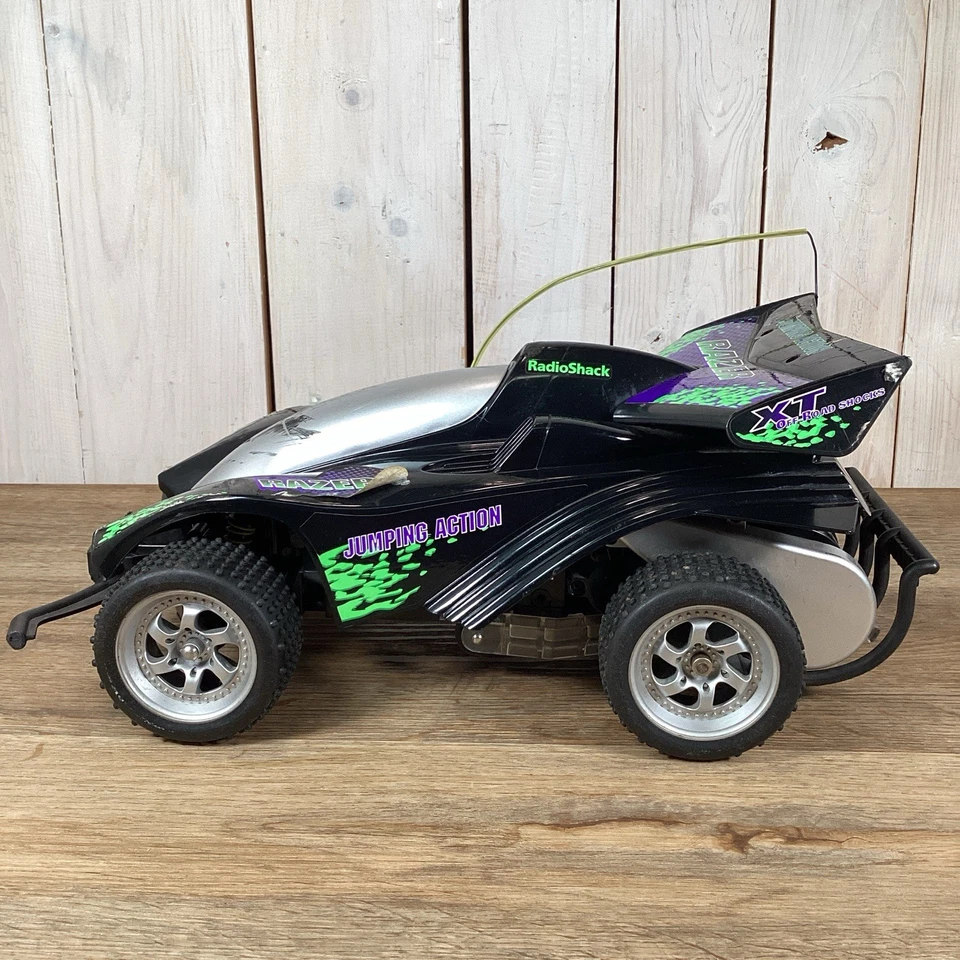 Vintage Radio Shack Razer Jumping RC Car with Remote, Original Box, UNTESTED - Image 2 of 4