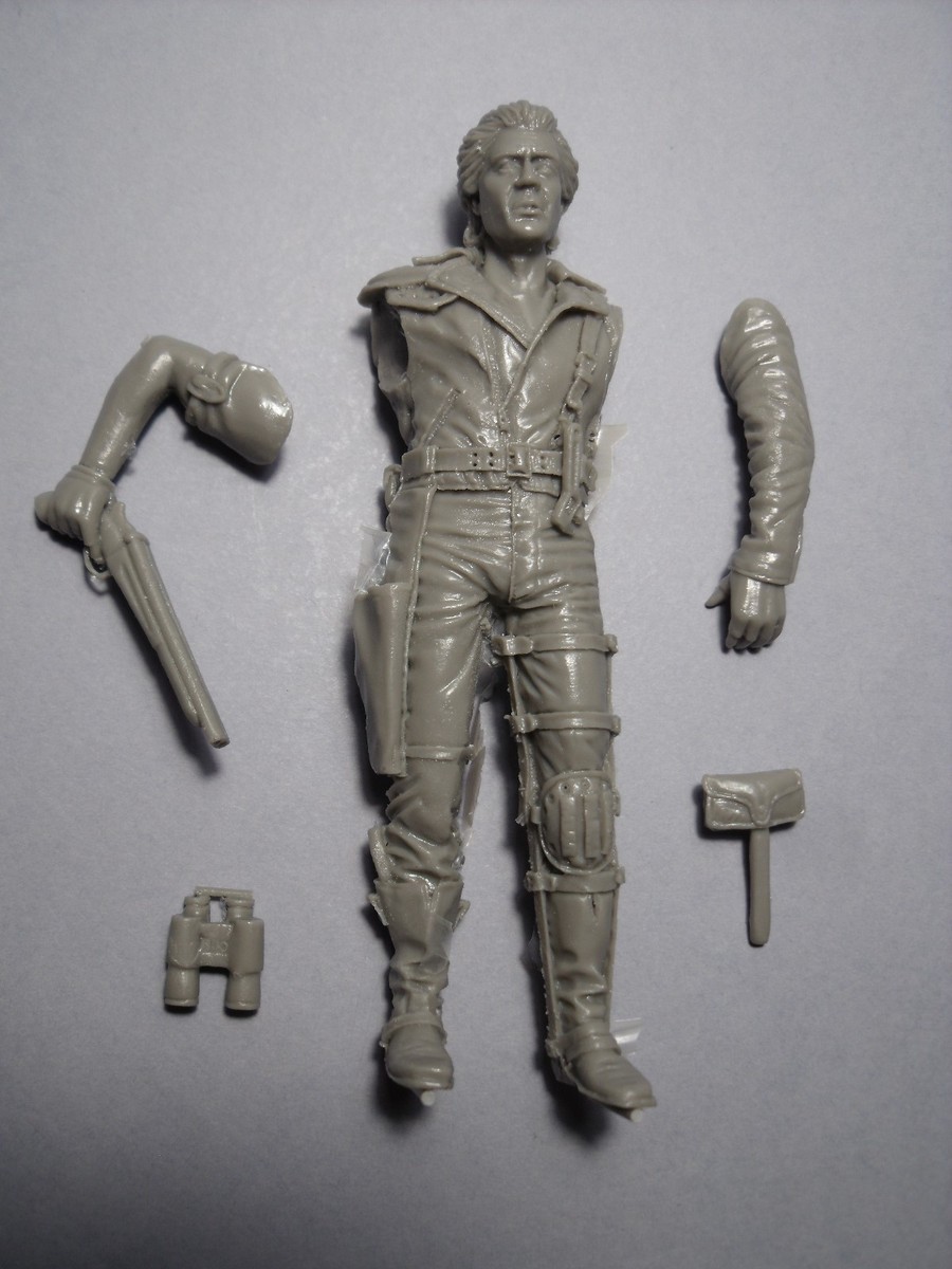 FIGURINE 1/18 VON BRAUCHITSCH A COLLER A PEINDRE