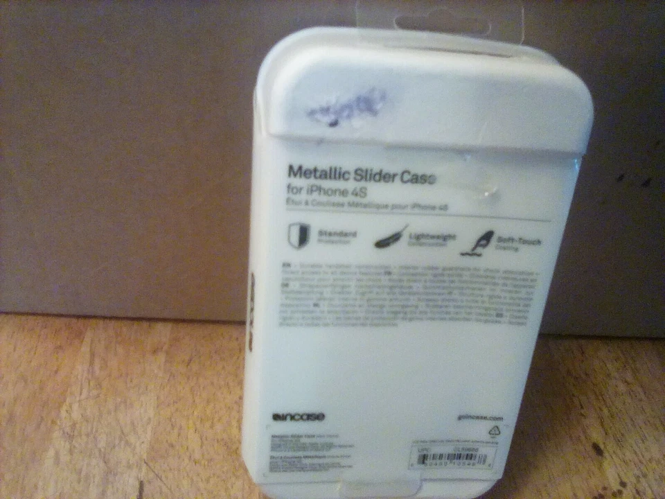 Funda Deslizante Metálica Incase Ohio State Buckeyes para iPhone 4 4S Foto 2 de 2