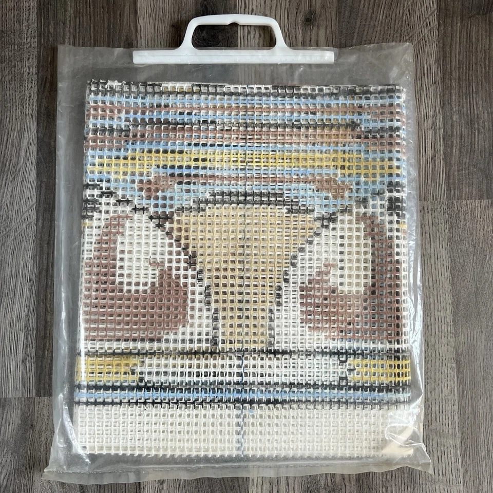 Vintage Latch Hook Rug Pattern - Citadel R-62 - 24" x 36" - Image 3 of 3