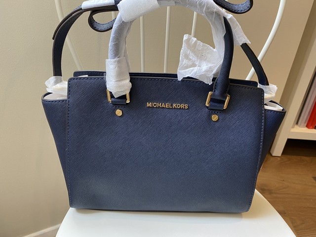 michael kors navy bag