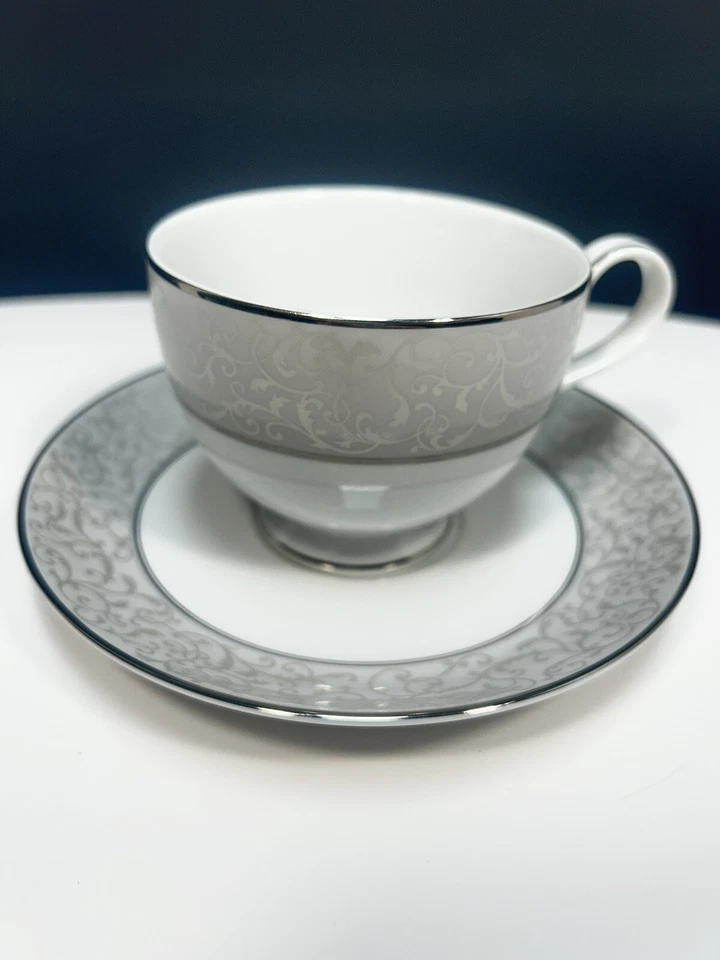 Juego de 6 tazas y platillos de pergamino Mikasa Platinum Fine China Tea Coffee L3438 Foto 2 de 4