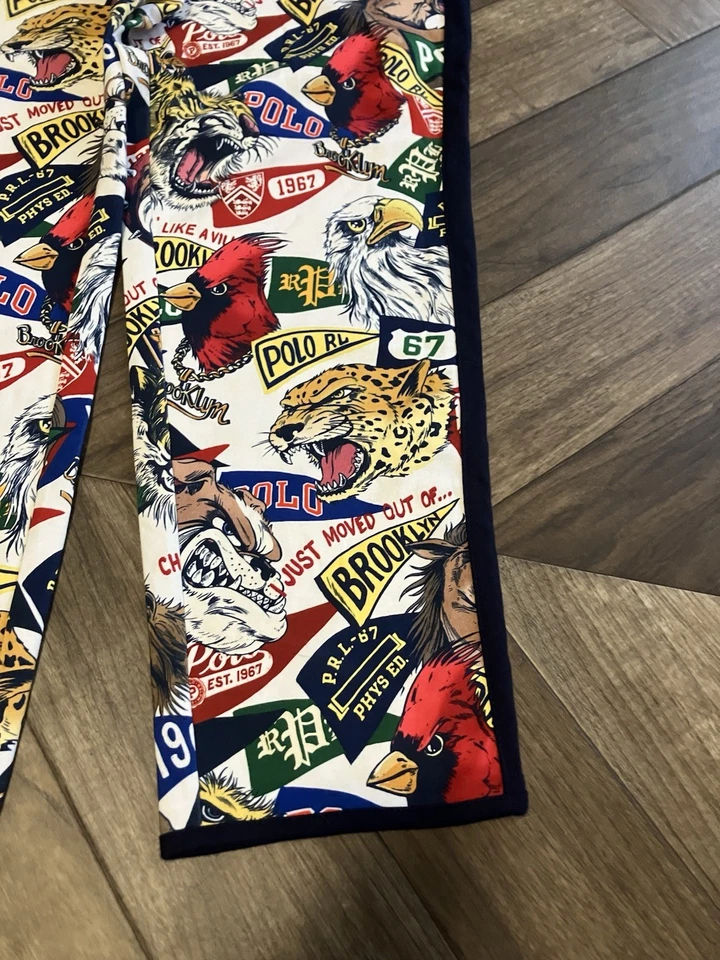 Pantalones deportivos Polo Ralph Lauren banderín universitario estampado mediano  Foto 4 de 4