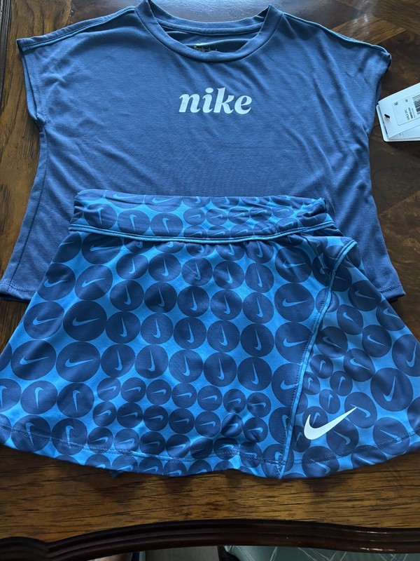 NEW GIRL’S NIKE OUTFIT, SWOOSH SKORT AND MATCHING TEE,  SIZE 6X,  TAGS ATTACHED
