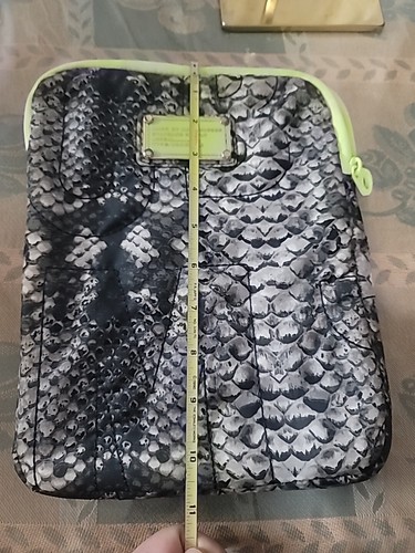 Marc Jacobs Quilted Logo Laptop Tablet Case Sleeve Bag Clutch python print - Picture 6 of 7