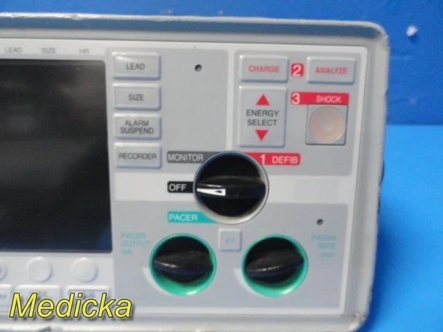 ZOLL E-Series Patient Monitor – ECG/NIBP/SpO₂/SpCO/CO₂/MFC ~ 38753 - Image 4 of 4