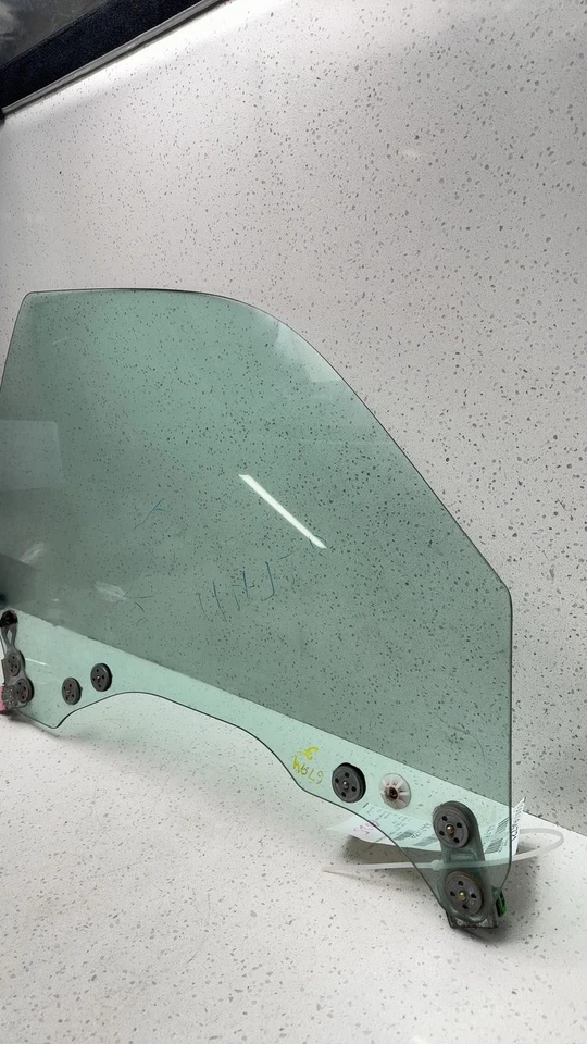 Subaru Subaru Forester 2003 2004 2005 2006 2007 2008 puerta delantera derecha vidrio Foto 4 de 4