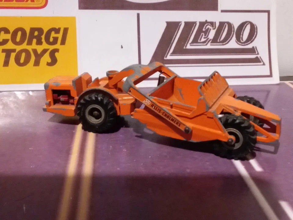 Matchbox Lesney King Size #6 Allis-Chalmers Motor Scrapper  - Image 4 of 4