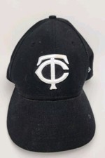 59Fifty New Era Minnesota Twins Baseball Cap Hat Size 7 1/4 Black  White
