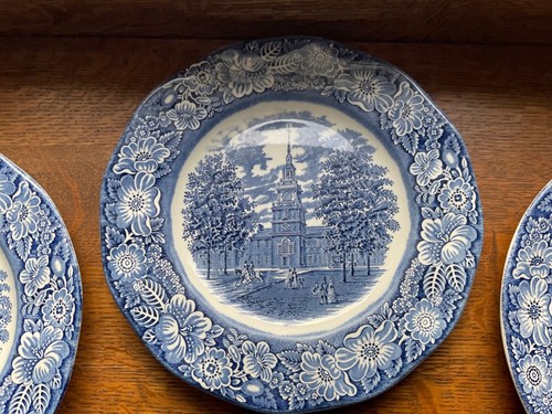 VTG Staffordshire Ironstone Liberty Blue Independence Hall Dinner Plates 9-3/4" - Picture 3 of 7