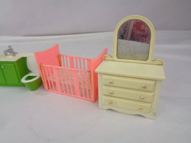 Muebles vintage para casa de muñecas Fisher Price Mid-Century - baño de aguacate - cocina dorada Foto 4 de 4