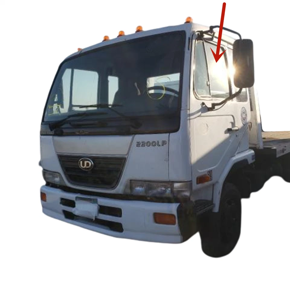 Fits Nissan UD 1800 2000 2300 2600 3300 Driver Left Side Door Window Glass Foto 2 de 4