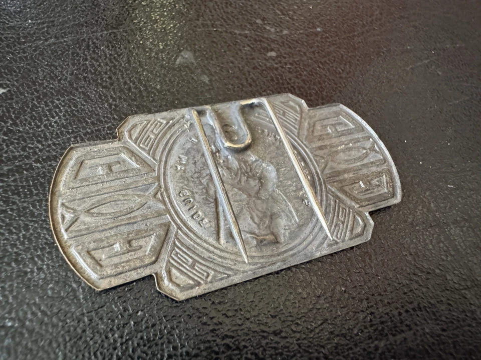 ANTIQUE 1940s 1950s ST CHRISTOPHER PIN ACCESSORY AUTO TRUCK FORD MOPAR GM CHEVY2 Foto 2 de 2