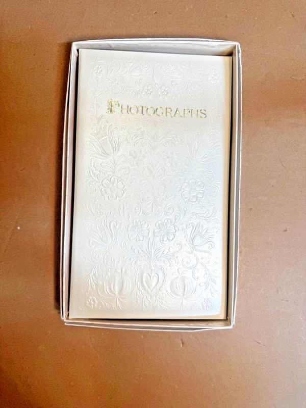 NIB 198o HALLMARK - White PHOTO ALBUM  - Embossed - Refillable - Vintage