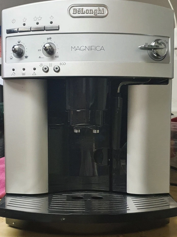 DeLonghi Magnifica ESAM3200.S, Foto 1 von 4