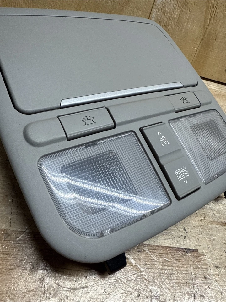 06-10 Hyundai Azera Overhead Console Dome Map Light w/ Sunroof, Grey - Image 2 of 4