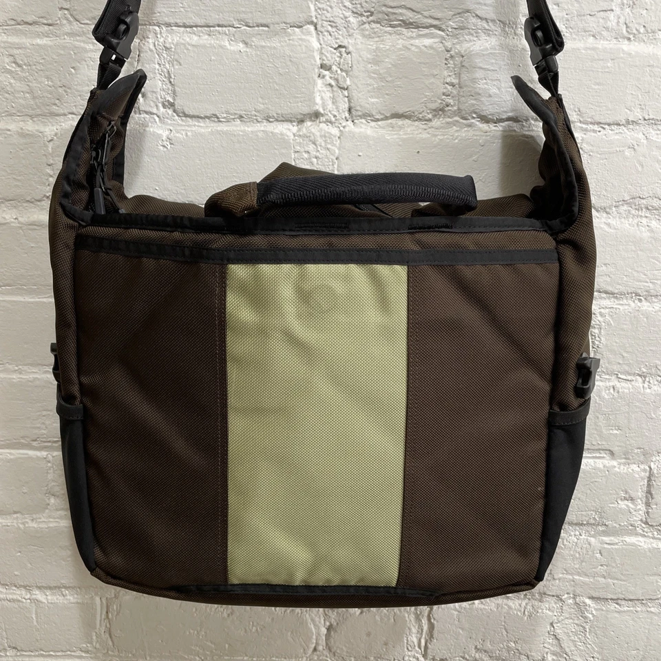 Timbuk2 Padded Laptop Messenger Bag Medium Brown and Olive Green Magnetic Flap - Image 4 of 4