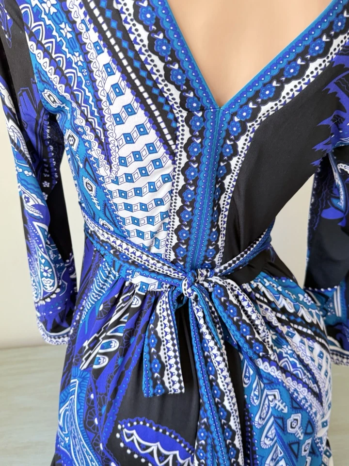 Vestido Camiseta ECI New York Azul Paisley Cuello en V Manga 3/4 Elastizado Para Mujer Cinturón S Foto 2 de 4