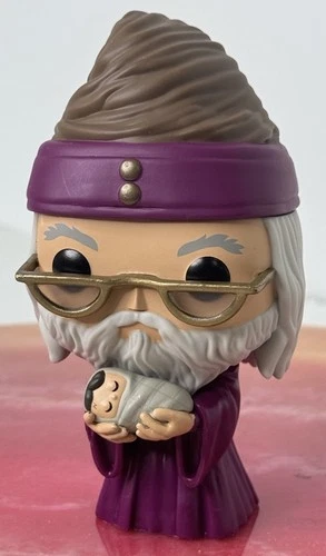 Funko Pop! Vinyl: Harry Potter - Albus Dumbledore Carrying Baby Potter #115 oob