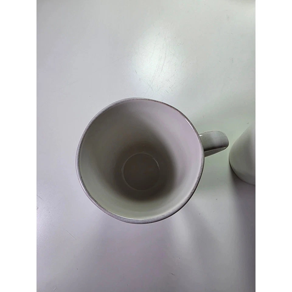 Juego de 4 tazas de café rústicas rústicas CRATE & BARREL Cream Off White Tan Rim Foto 4 de 4