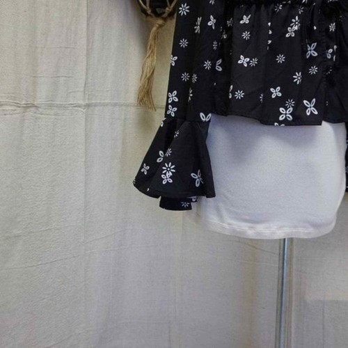 Madisonne Tie front bell sleeve V-neck blouse Small - Picture 6 of 8