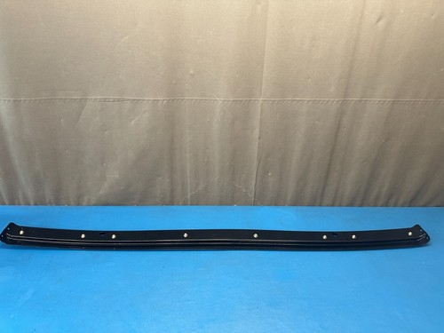 Bestop 5124301 No-Drill Windshield Header Channel For 2007-2018 Jeep Wrangler - Picture 6 of 12