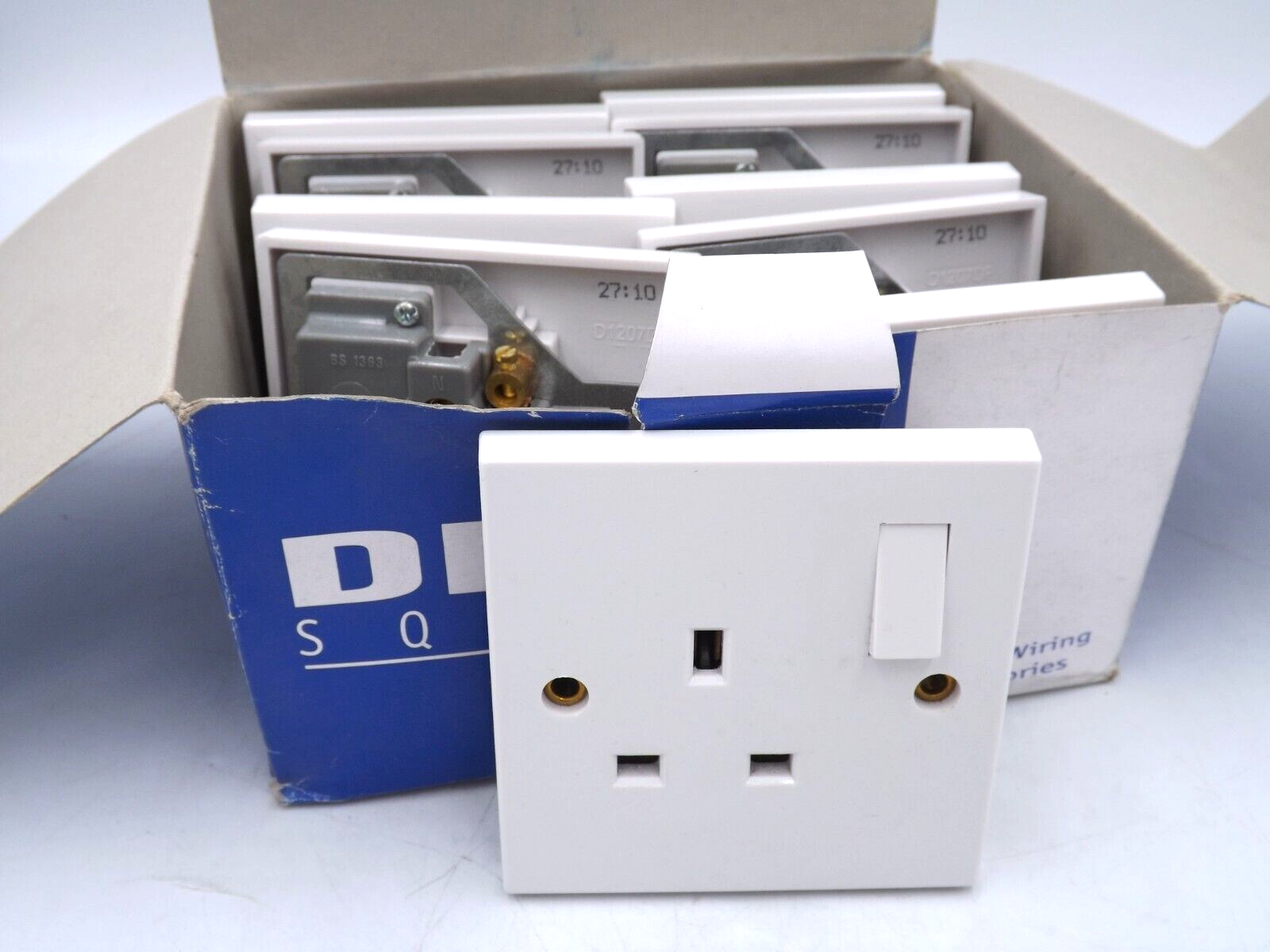 DETA Square 13A 1 Gang DP Switch Socket White (Qty: 10) D1207DP - POST & VAT INC