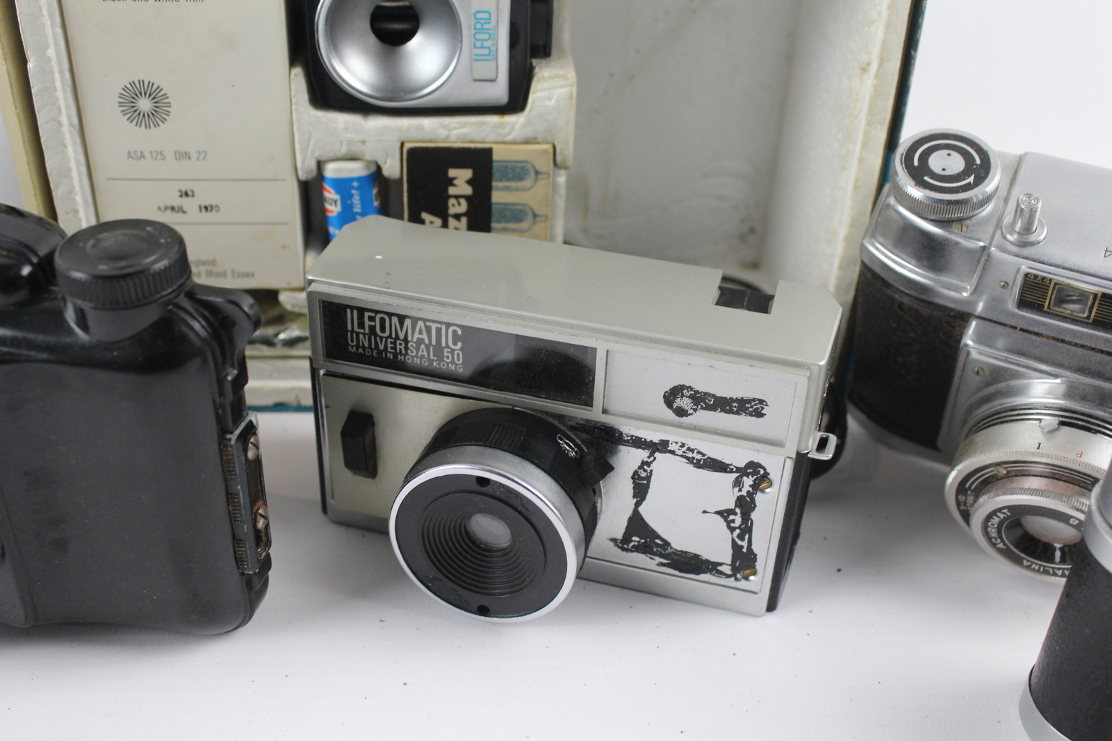 10 x VINTAGE CAMERAS Inc. Ilford, Agfa & Agilux w/ Some Original Cases