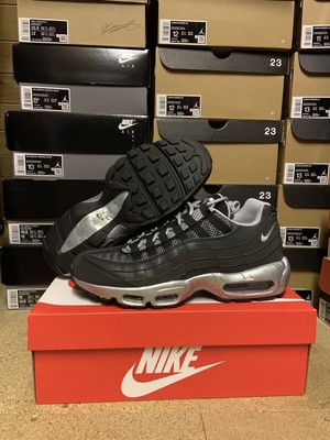 NIKE AIR MAX 2090 betrue | Arcobaleno | essere vero | UK 7.5 | RRP £ 130  EUR 92,59 - PicClick IT