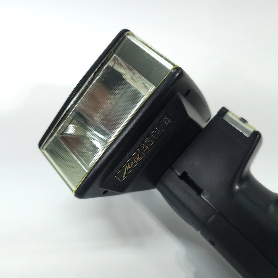 Mecablitz METZ 45 CL-4 Digital Flash with Batteries. As Is - Image 2 of 4