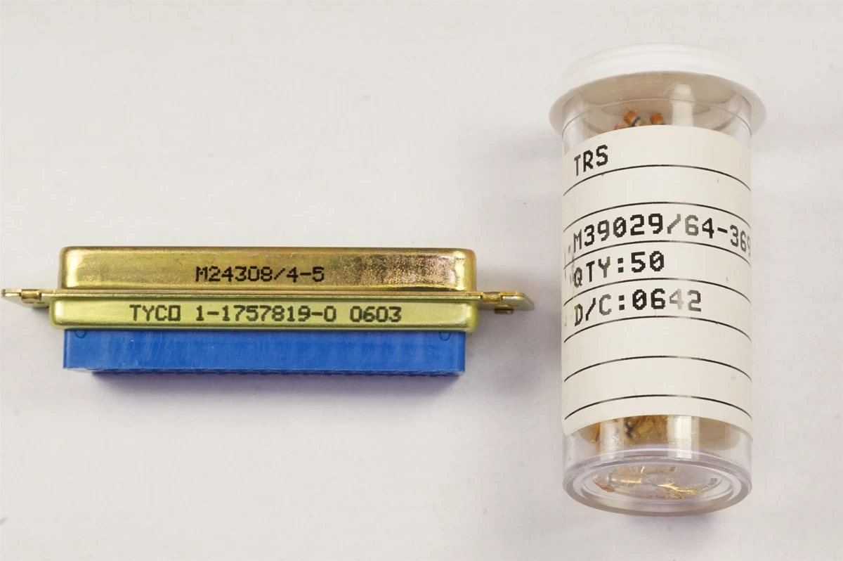 M24308/4-5 Tyco D-Sub Connector Plug High Density 50 Pos 3 Row 1 