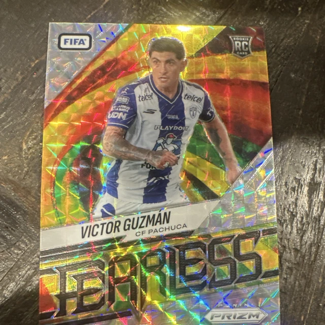 Panini Prizm 2025-26 FIFA Victor Guzmán #14 Fearless Rookie Insert CF Pachuca