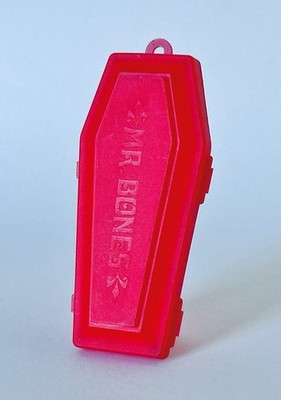 Vintage 1978 Fleer MR BONES Coffin Candy Container 3  Plastic BLOOD RED