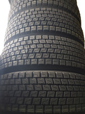 RICONDIZIONATO 50% ammissibile 235/75R17,5 PHENIX PH350 M+S & 3PMSF 132/130 M