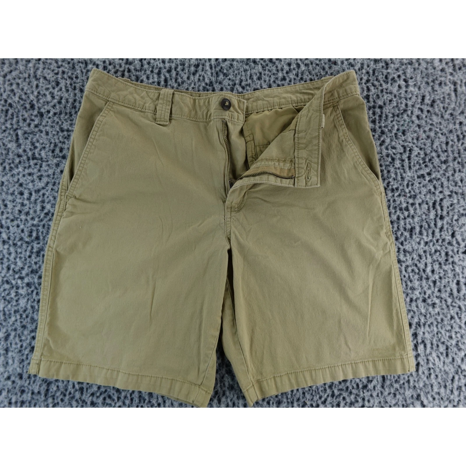 Magellan Outdoors Mens Khaki Chino Shorts Size 33W Flat Front Casual