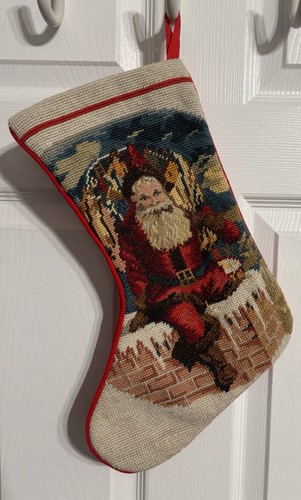 Vintage Needlepoint Christmas Stocking Santa Claus Coming Down Chimney Stocking - Afbeelding 7 van 7