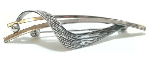 Bague Art Déco perle, diamants baguettes et platine Bague Art Déco perle, diamants baguettes et platine
