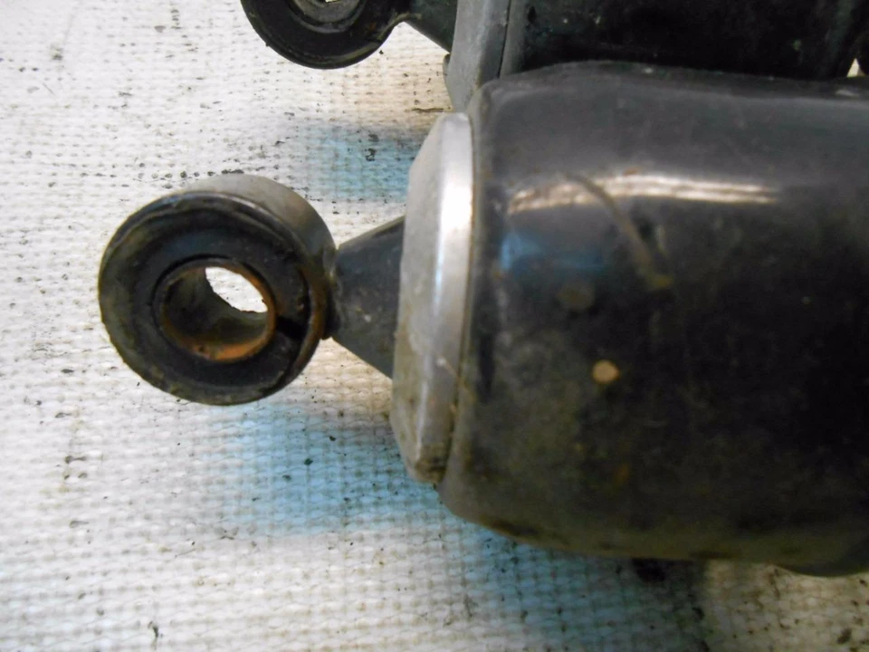 1978 铃木 GS750 一对可调节弹簧垫 78 GS 750 — 第 2/4 张图片