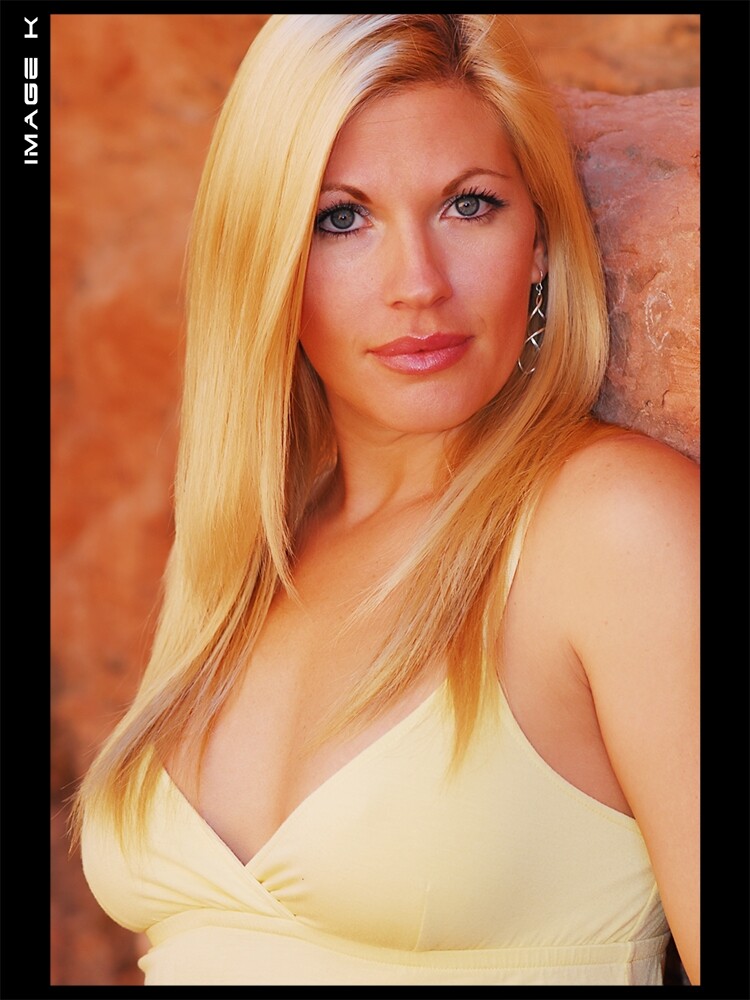 2011 BENCHWARMER HOLIDAY AUTO: RYAN SHAMROCK #1/5 AUTOGRAPH ALICIA