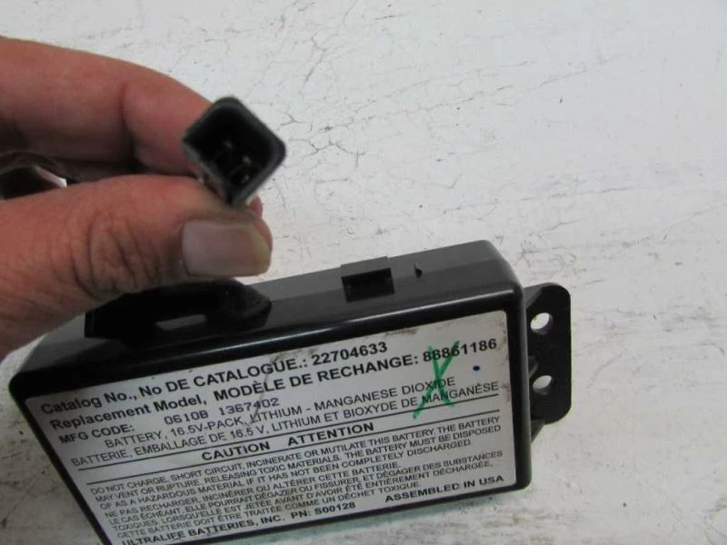 Cadillac DTS 2010 módulo de control de comunicación en estrella computadora ecu ecm 22704633 Foto 3 de 4