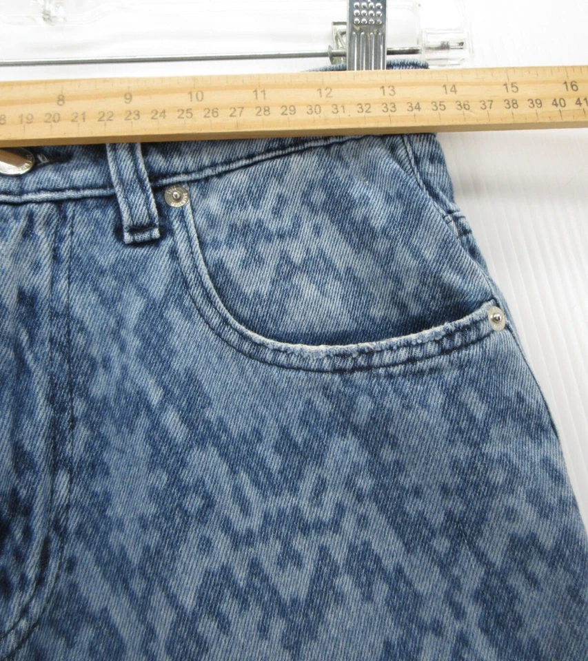 Pantalones de mezclilla Love Moschino para mujer 28 azules cónicos tiro alto piel de serpiente Italia Foto 4 de 4