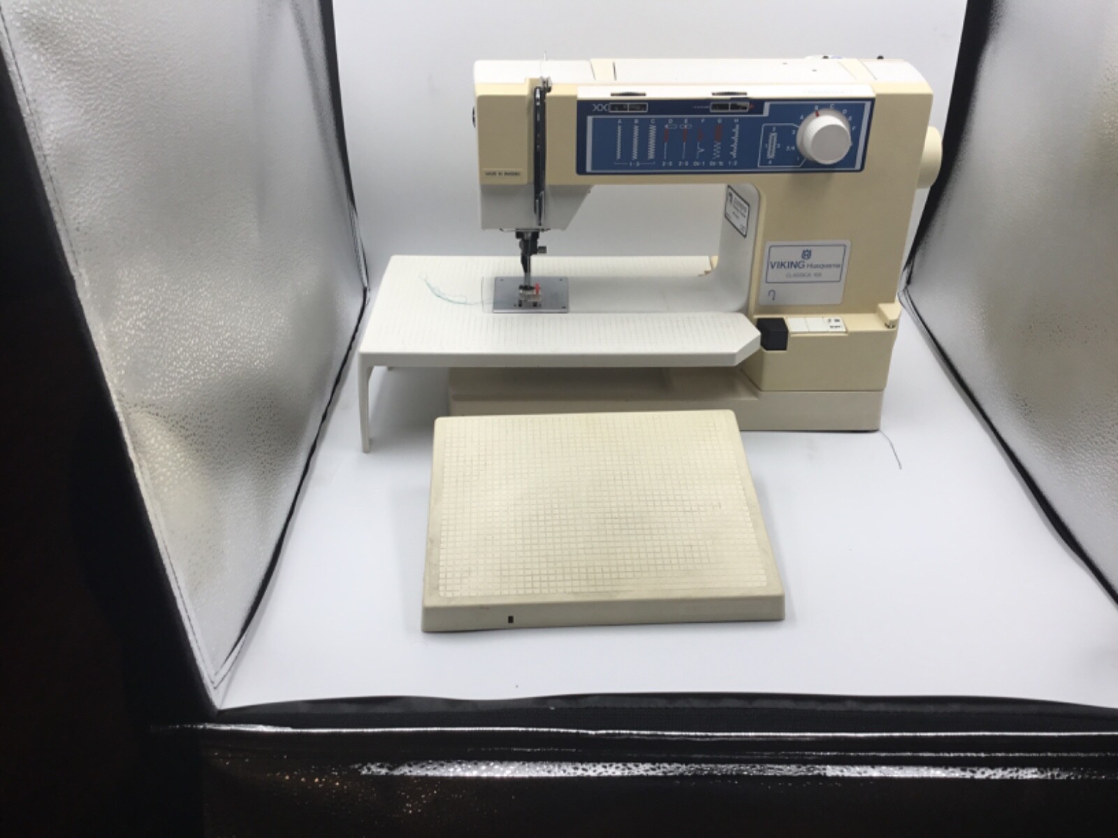 Vintage Viking Husqvarna Classica 105 Sewing Machine eBay