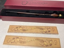 Ollivander's Ivy 11 Wand Wizarding World Harry Potter 1272553-6 Wand W/2 Maps