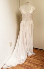 Pronovias Preloved Wedding Dress Size 4 Or Smaller