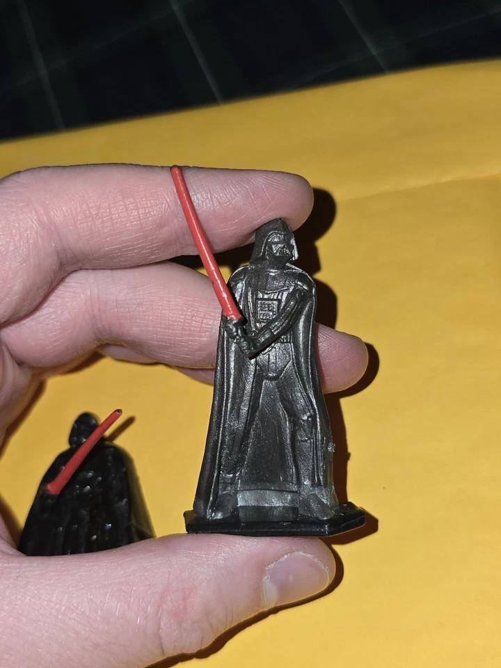 Star Wars Darth Vader Mini Figures Lot of 2 – Vintage Micro Machines /... - Image 2 of 4