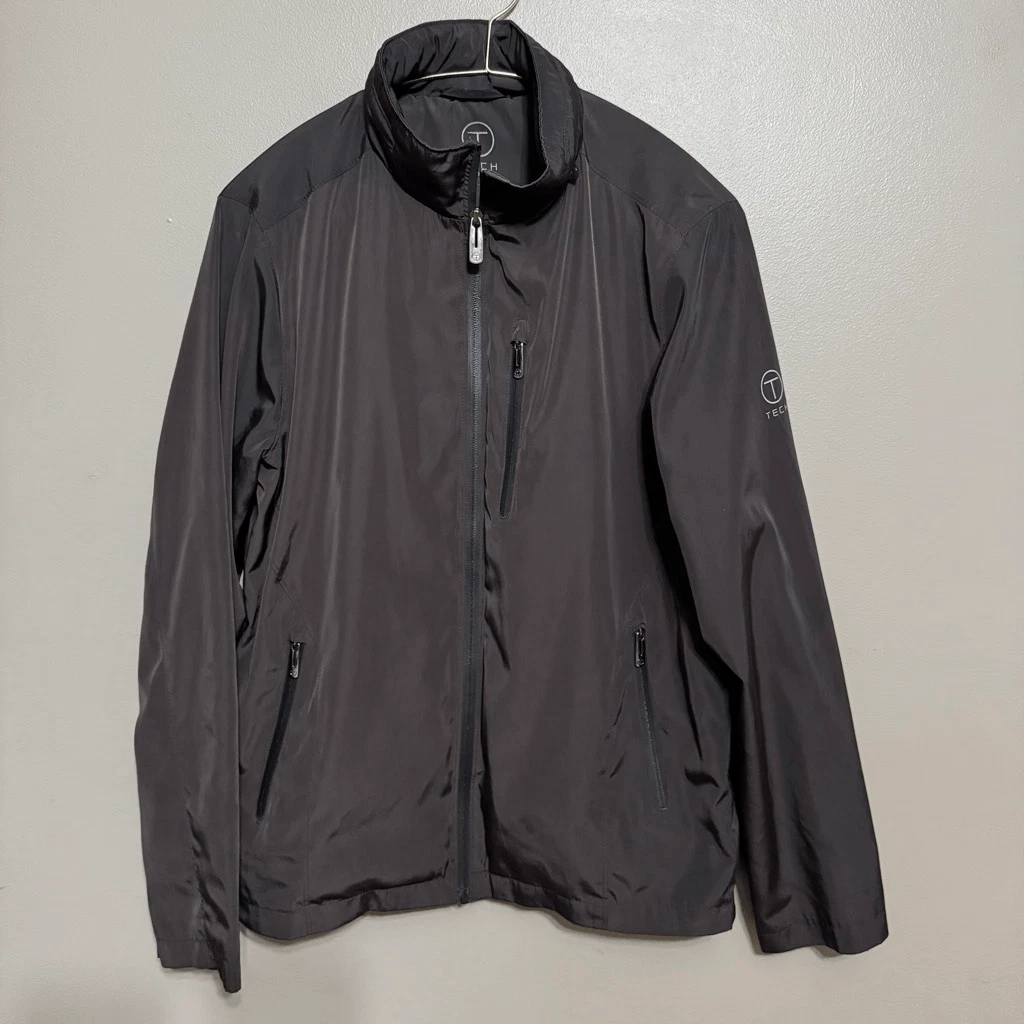 Tumi tech brown packable men’s jacket size small