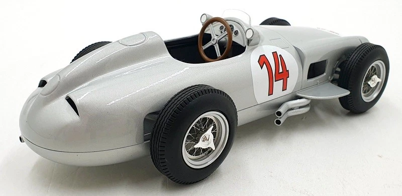 Werk83 1/18 Scale Diecast W1801804 - Mercedes-Benz W196 F1 1955 #14 Moss - Image 2 of 4