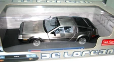 1/18 SCALE 1981 DMC DeLOREAN by SUN STAR