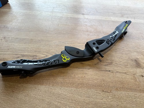 Win & Win Wiawis TFT-G Recurve Riser (25"/RH) + NS-G Graphene Limbs (66”/34#) - Picture 3 of 15