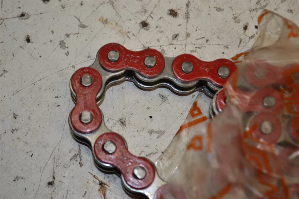 Cadena de acero Volar 520H 114L-RED con eslabón de conexión Foto 3 de 4